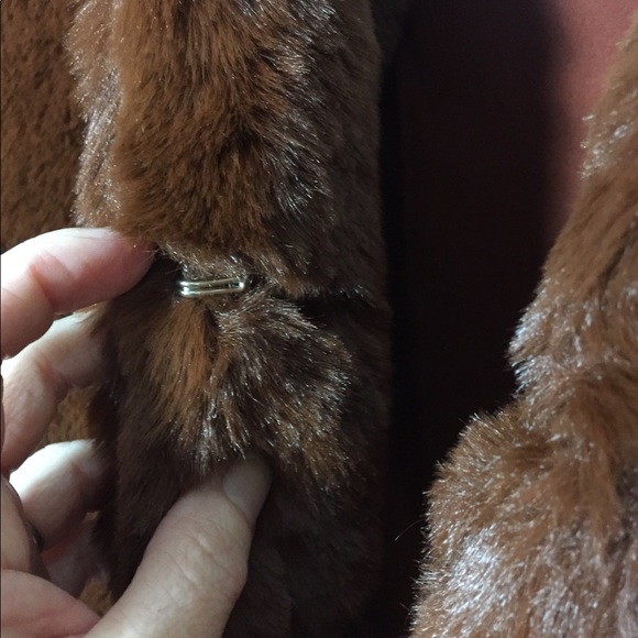 LAST ONE: Stella Faux Fur Jacket, L - Picture 6 of 7